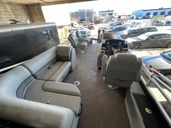 2023 Ranger RP220FC - Image 14