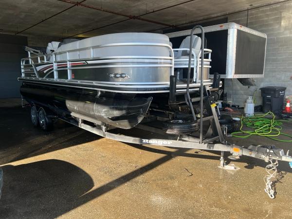 2023 Ranger RP220FC - Image 3