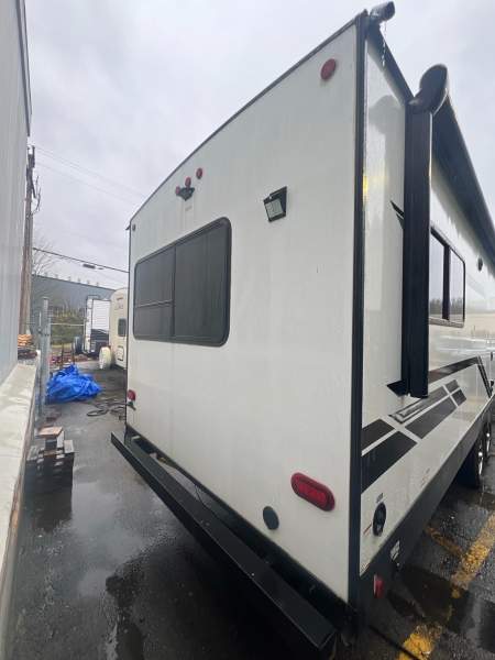 2020 Dutchmen Kodiak FKDS20 - Image 4