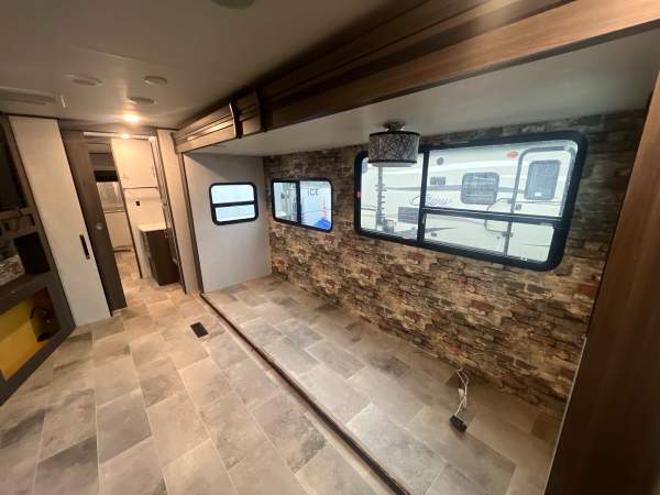 2020 Dutchmen Kodiak FKDS20 - Image 8