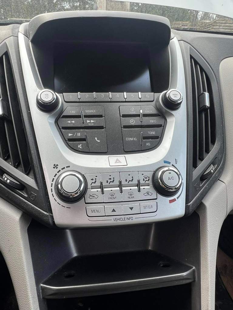 2017 Chevrolet Equinox - Image 10