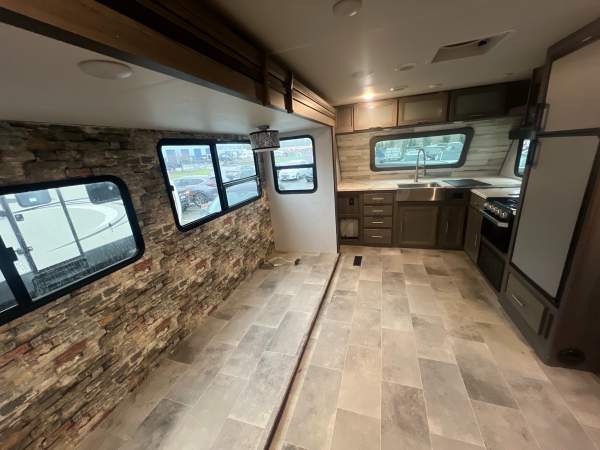 2020 Dutchmen Kodiak FKDS20 - Image 11