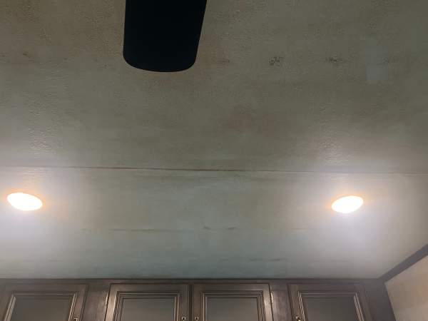 2018 Keystone Montana HM344RL - Image 30