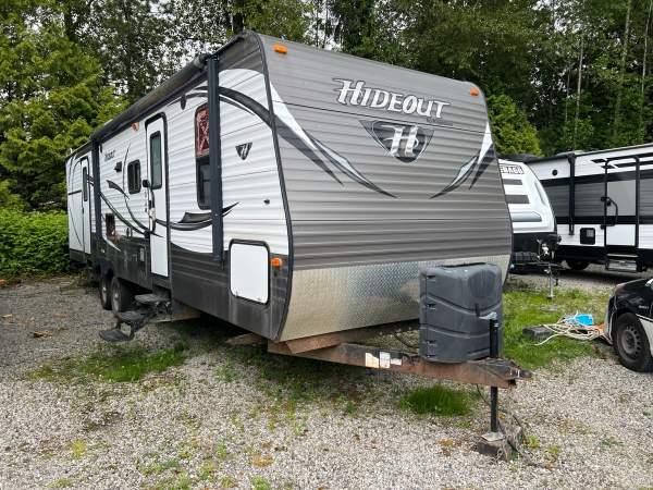 2016 Keystone Hideout 31BHDS
