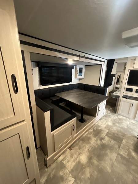 2023 Coachmen Apex Ultra Lite 245BHS - Image 10