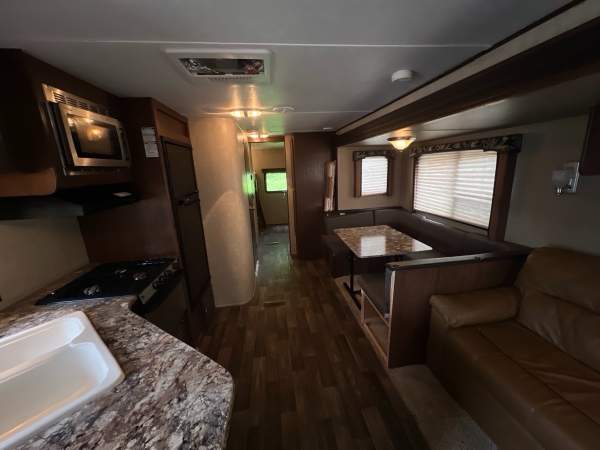 2016 Keystone Hideout 31BHDS - Image 7