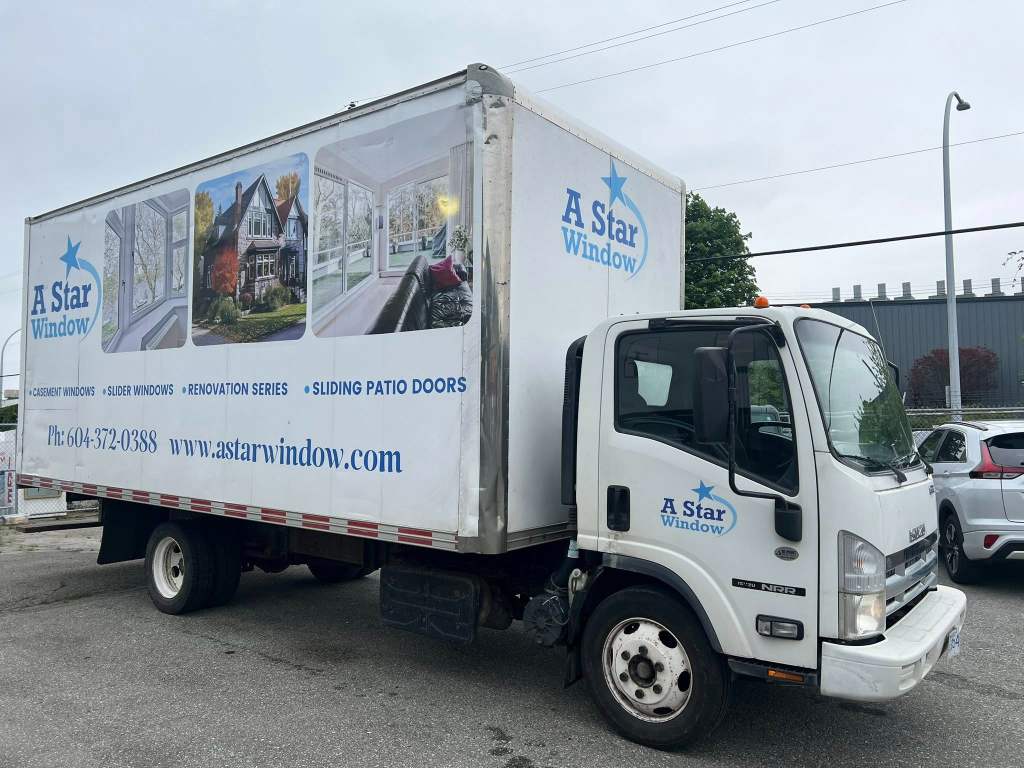 2015 Isuzu NRR Diesel Truck - Image 5