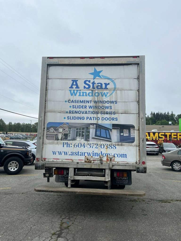 2015 Isuzu NRR Diesel Truck - Image 4