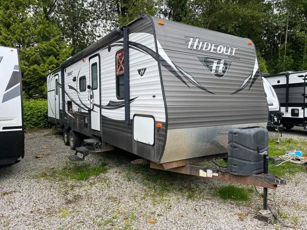 2016 Keystone Hideout 31BHDS - Image 2