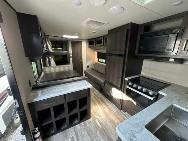 2021 Grand Design Transcend XPLOR 24BH - Image 7