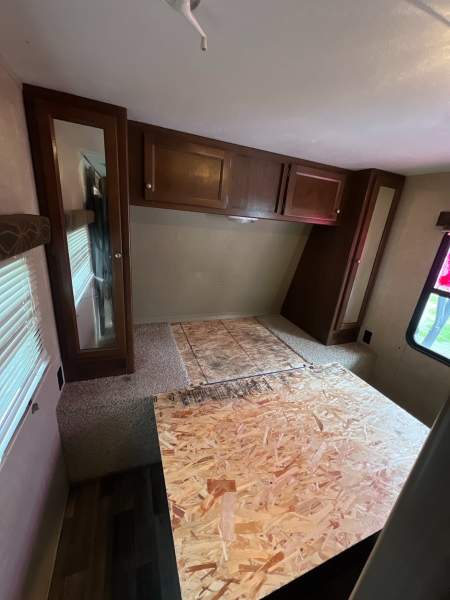 2016 Keystone Hideout 31BHDS - Image 12