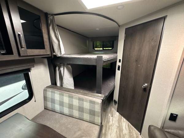 2021 Grand Design Transcend XPLOR 24BH - Image 10