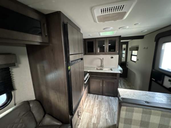 2021 Grand Design Transcend XPLOR 24BH - Image 9