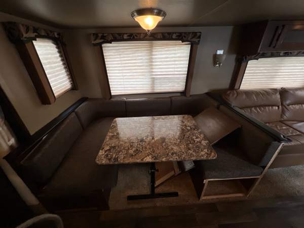 2016 Keystone Hideout 31BHDS - Image 10