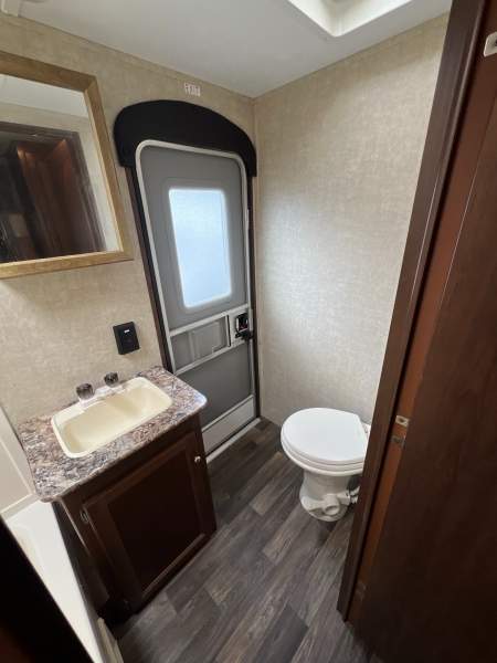 2016 Keystone Hideout 31BHDS - Image 19