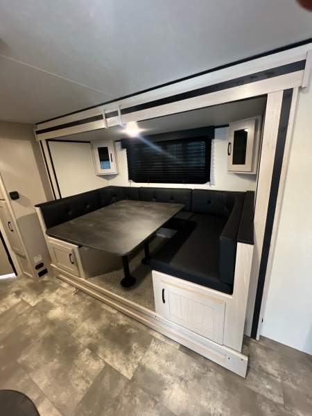 2023 Coachmen Apex Ultra Lite 245BHS - Image 12