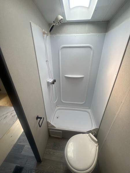 2020 Keystone Springdale 335BH - Image 26