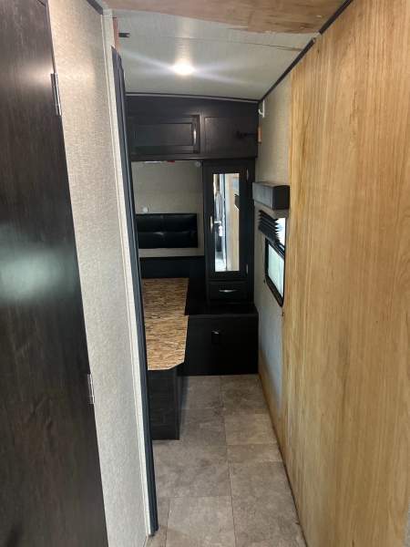 2019 Grand Design Imagine 2850MK - Image 12