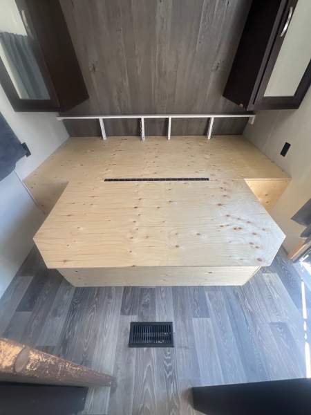 2020 Keystone Springdale 335BH - Image 13