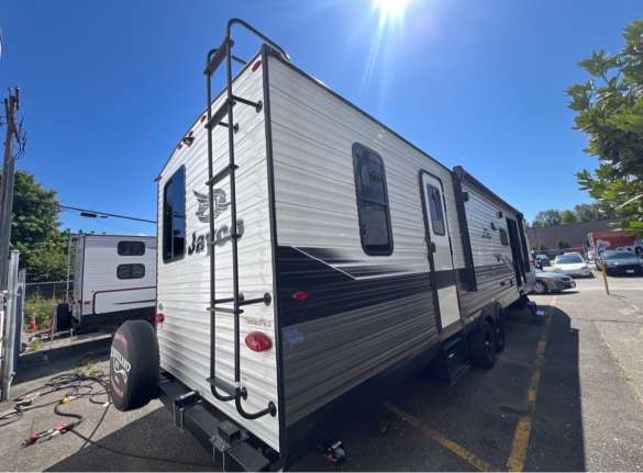 2024 Jayco JayFlight 380DQS - Image 6