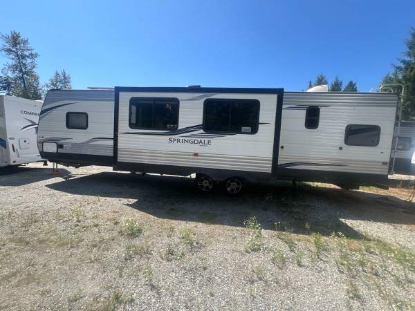 2020 Keystone Springdale 335BH - Image 4