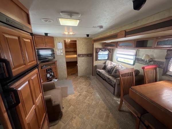 2009 Keystone Cougar 29FKS - Image 13