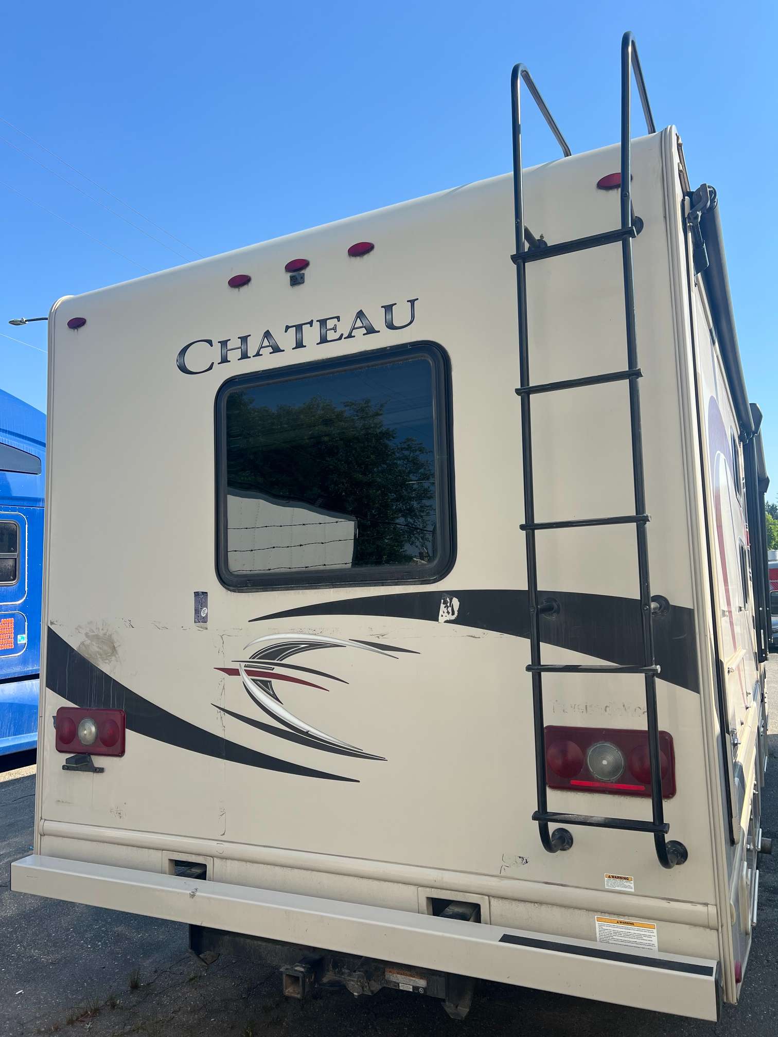 2018 Thor Motor Coach Chateau 30D - Image 5