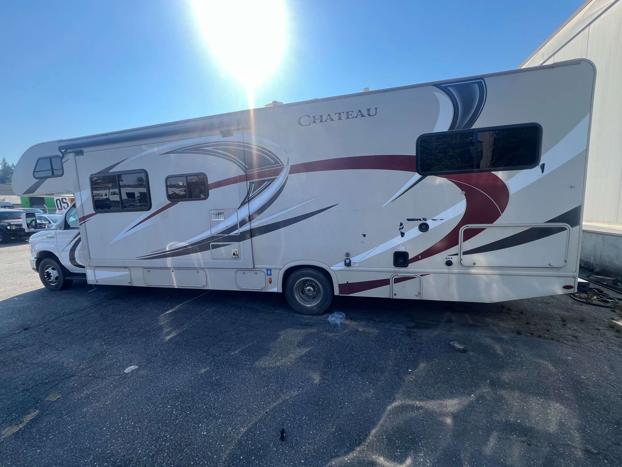 2018 Thor Motor Coach Chateau 30D - Image 7