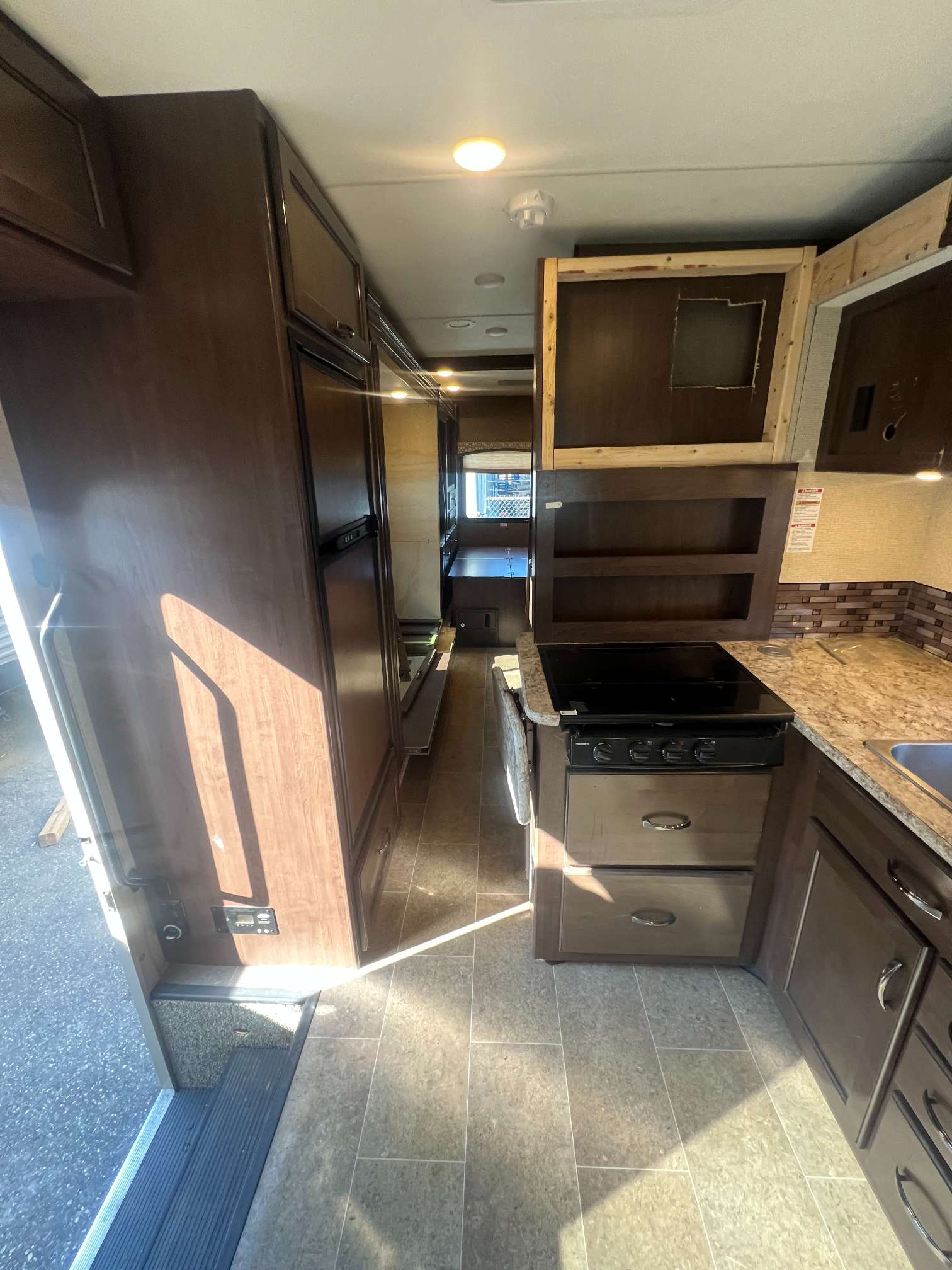 2018 Thor Motor Coach Chateau 30D - Image 12