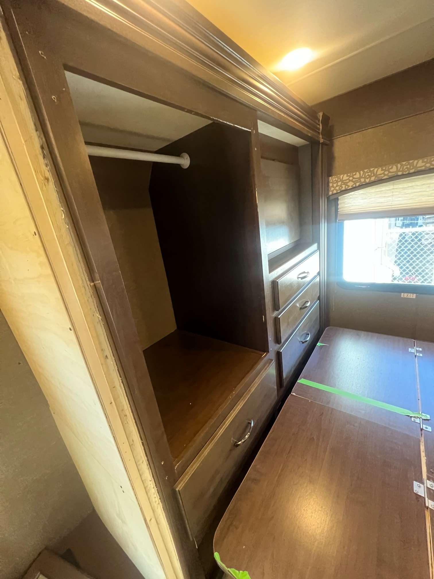 2018 Thor Motor Coach Chateau 30D - Image 19