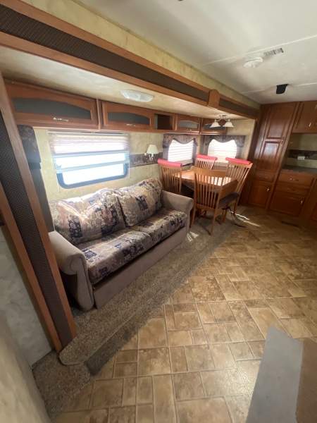 2009 Keystone Cougar 29FKS - Image 10