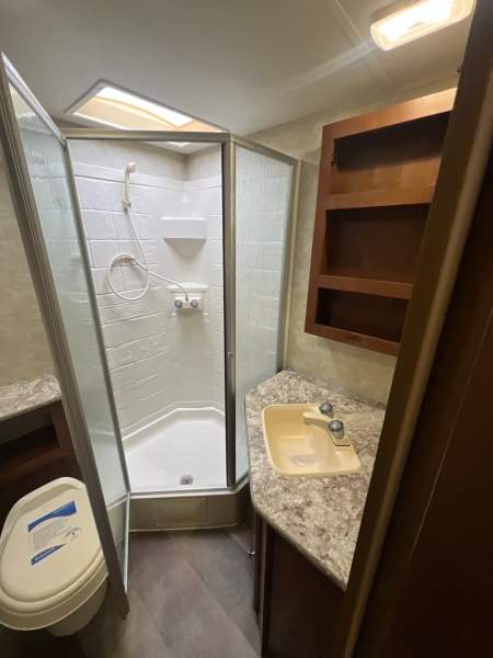 2016 Gulf Stream Matrix 26CRB - Image 14