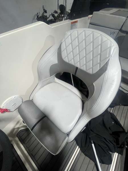 2022 Bayliner VR-4 - Image 13