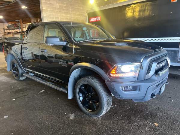 2022 Dodge RAM 1500 Classic Crew Cab 4WD - Image 7