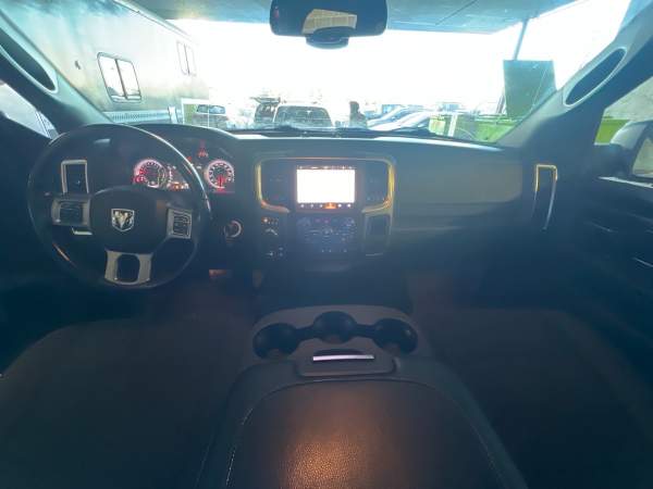 2022 Dodge RAM 1500 Classic Crew Cab 4WD - Image 10