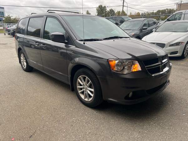 2020 Dodge Caravan Sports SXT - Image 4