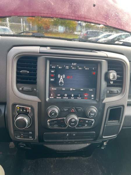 2019 RAM 1500 Classic Crew Cab 4WD - Image 11