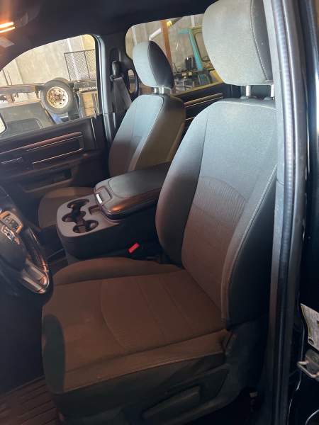 2022 Dodge RAM 1500 Classic Crew Cab 4WD - Image 11