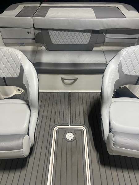 2022 Bayliner VR-4 - Image 12