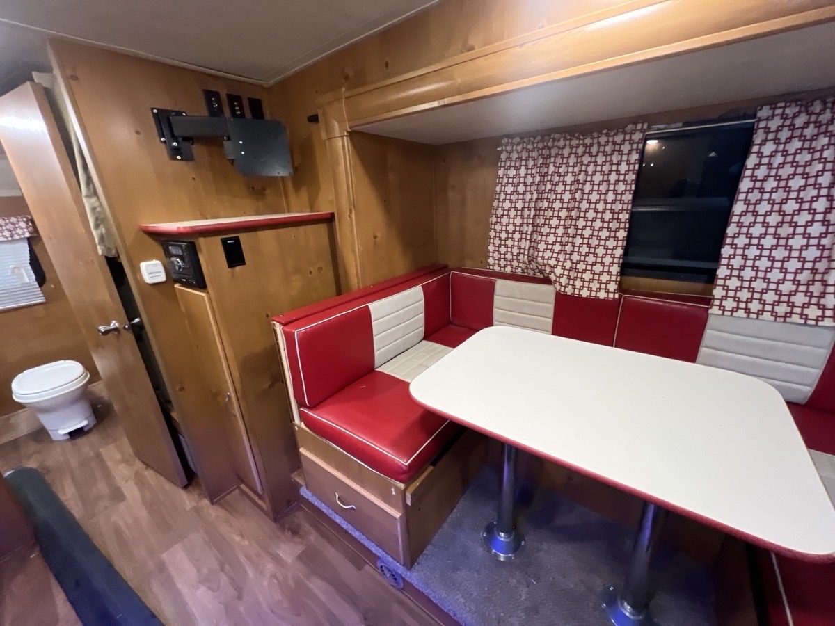 2018 Gulf Stream Vintage Cruiser 23BHS - Image 14