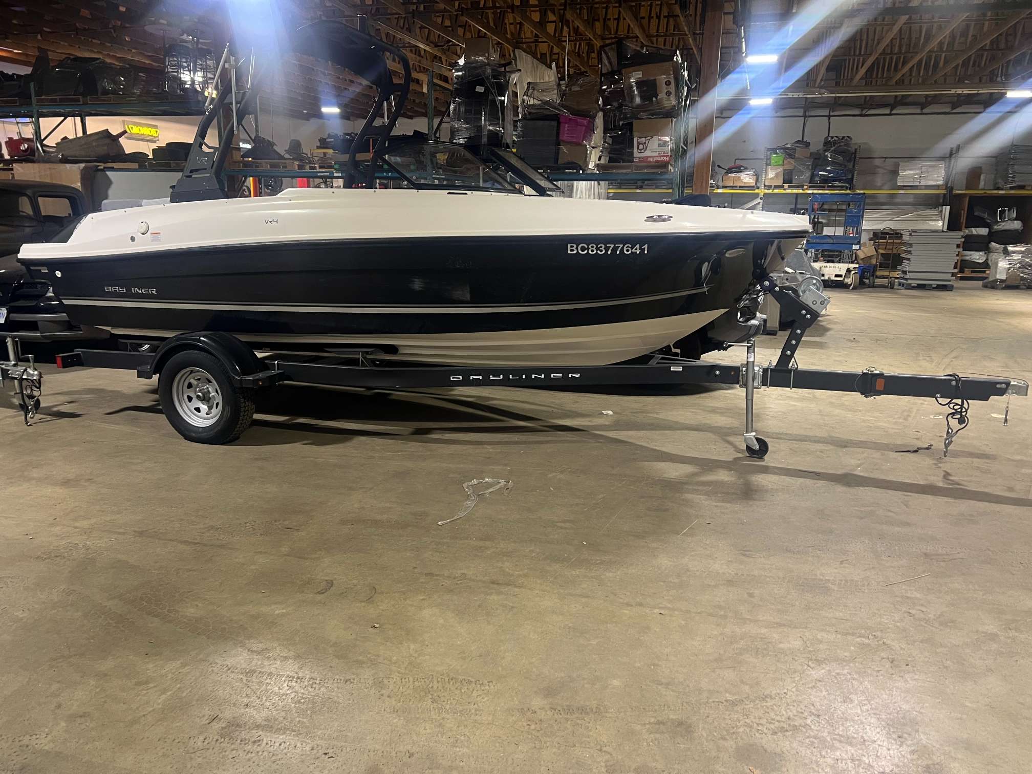 2022 Bayliner VR-4 - Image 3