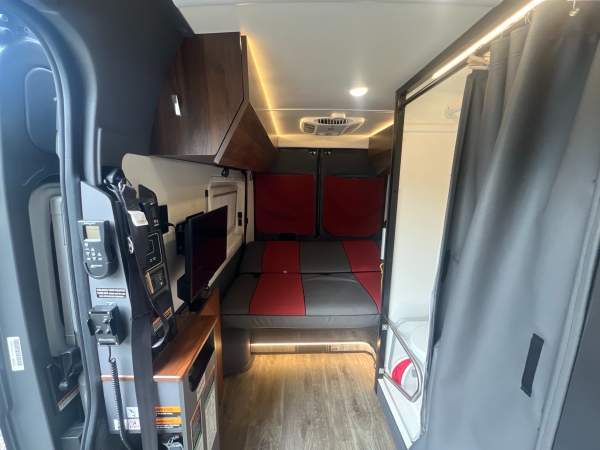 2023 Winnebago Roam - Image 16