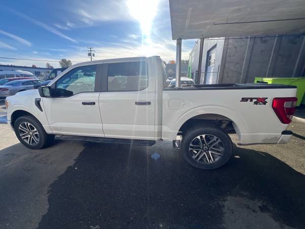 2021 Ford F-150 XLT SuperCrew - Image 3