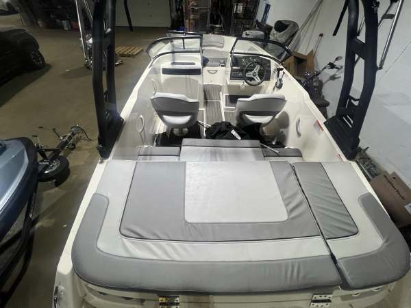 2022 Bayliner VR-4 - Image 8