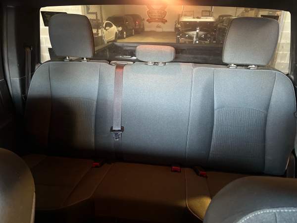 2022 Dodge RAM 1500 Classic Crew Cab 4WD - Image 12