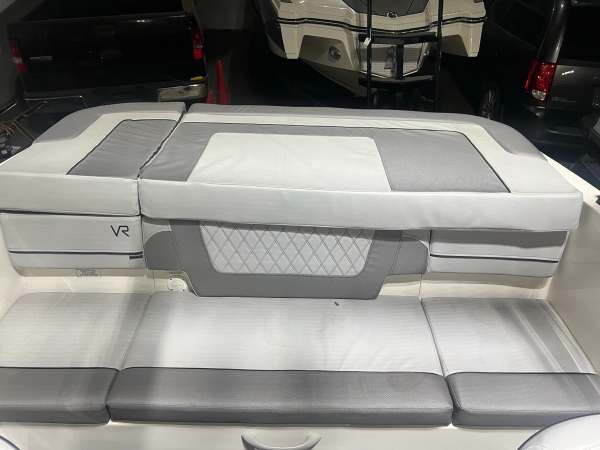 2022 Bayliner VR-4 - Image 9