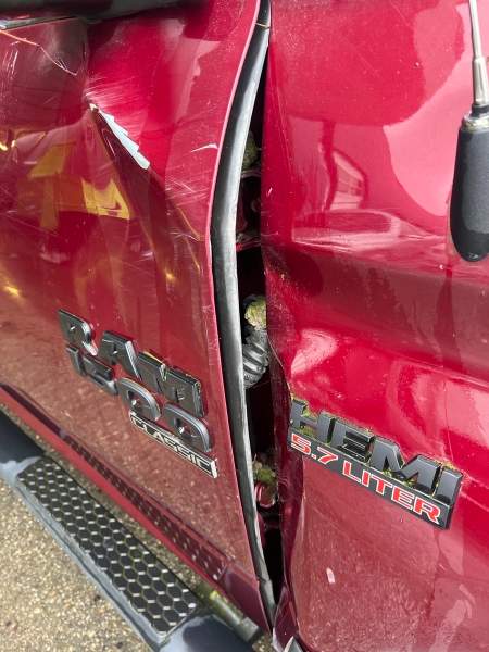 2019 RAM 1500 Classic Crew Cab 4WD - Image 21