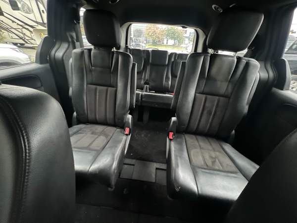 2020 Dodge Caravan Sports SXT - Image 14