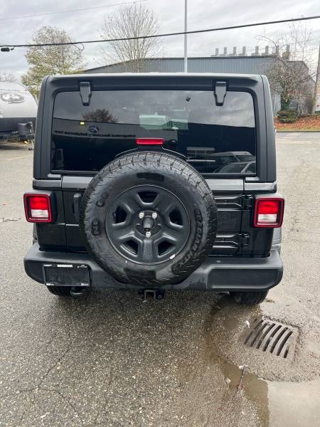 2023 Jeep Wrangler Unlimited Sport - Image 6