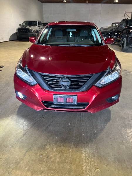 2018 Nissan Altima - Image 4